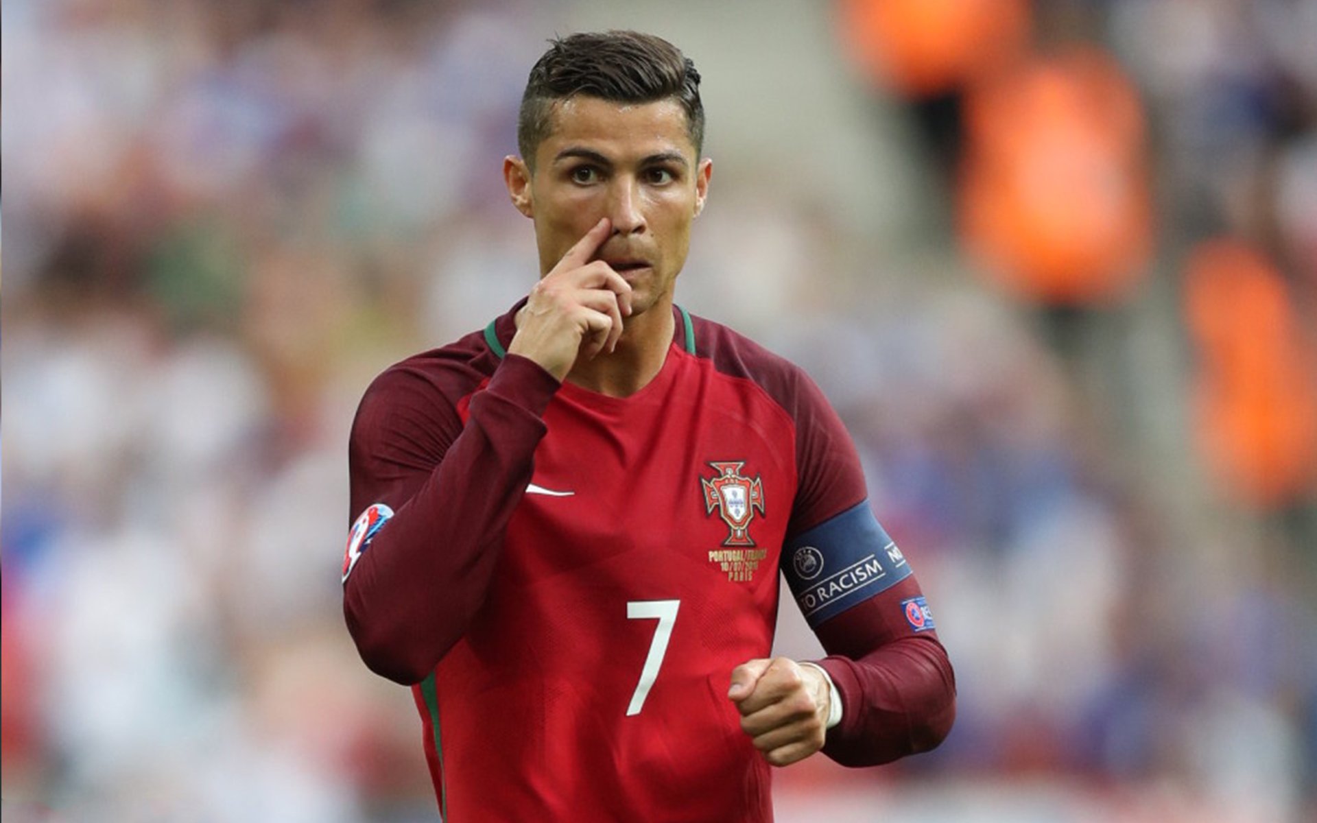 荷兰男足在预选赛中仅获4分，排名第三，荷兰男足近期战绩