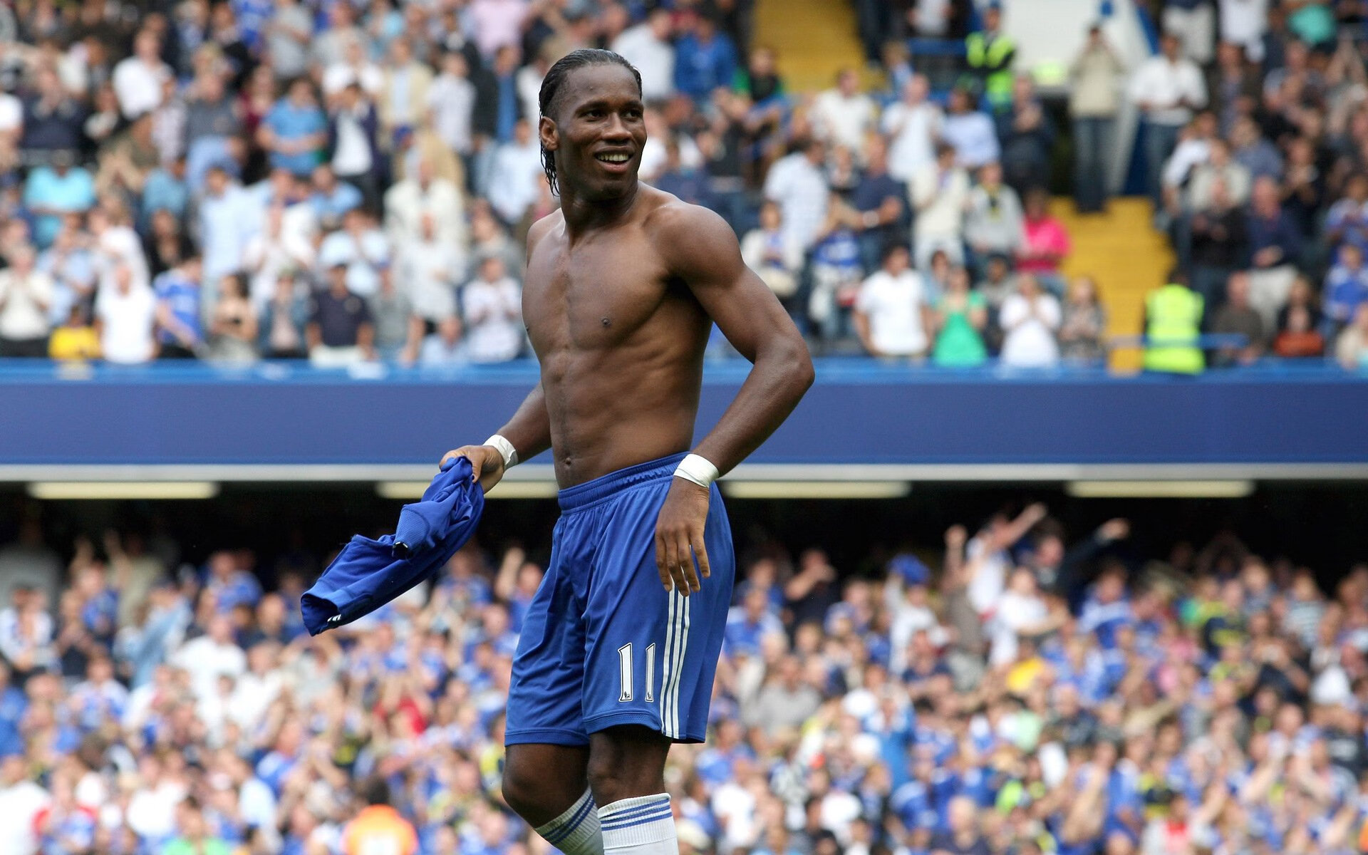 英格兰球员赛后互拥而泣，英格兰队球员